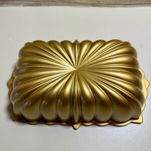 Nordic Ware Classic Fluted Cast Loaf Pan, 6 Cup Capacity, Gold
